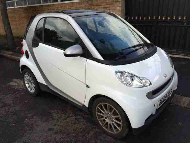 SMART FORTWO 0.8 DIESEL AUTO WHITE 2009 09 REG LIGHT SALVAGE DAMAGED REPAIRABLE