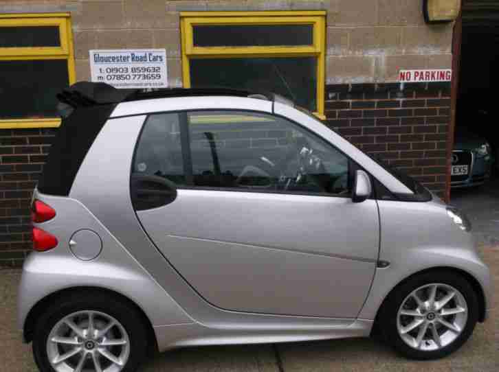 SMART FORTWO PASSION CONVERTIBLE AUTO 2012 62 £0 ROAD TAX SAT NAV 1 LADY OWNER
