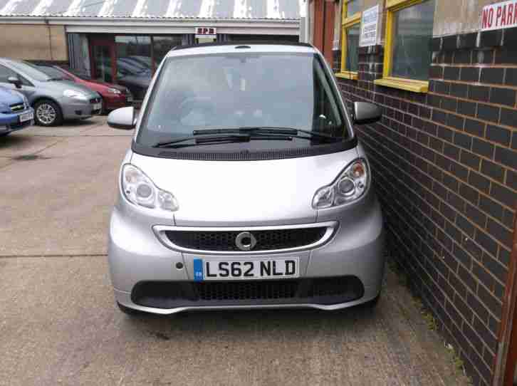 SMART FORTWO PASSION CONVERTIBLE AUTO 2012/62 £0 ROAD TAX SAT NAV 1 LADY OWNER