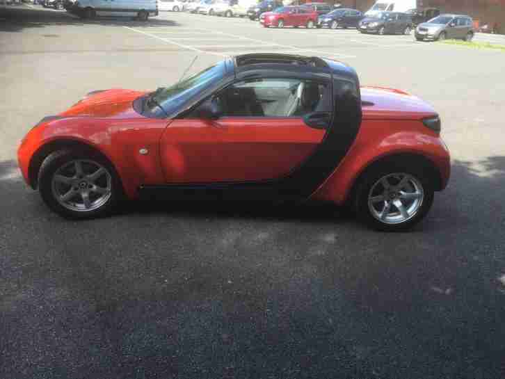 SMART ROADSTER TARGA 0.7 CONVERTIBLE AUTOMATIC PETROL BLACK/RED 2004