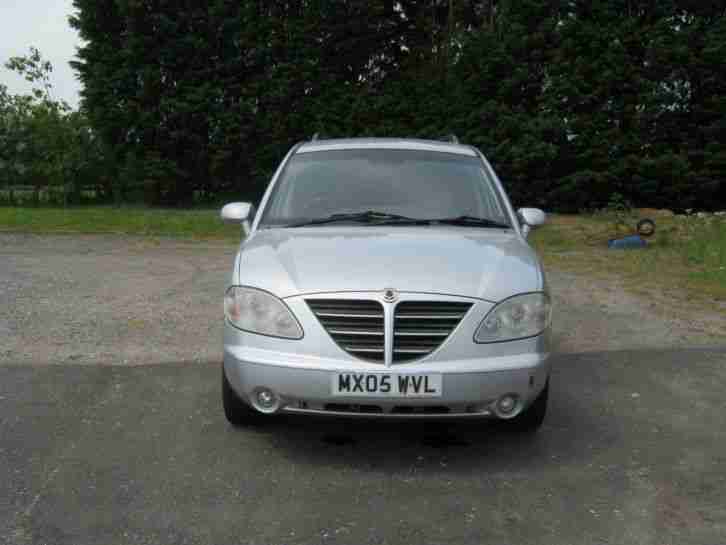 Ssangyong RODIUS 270. Ssangyong car from United Kingdom