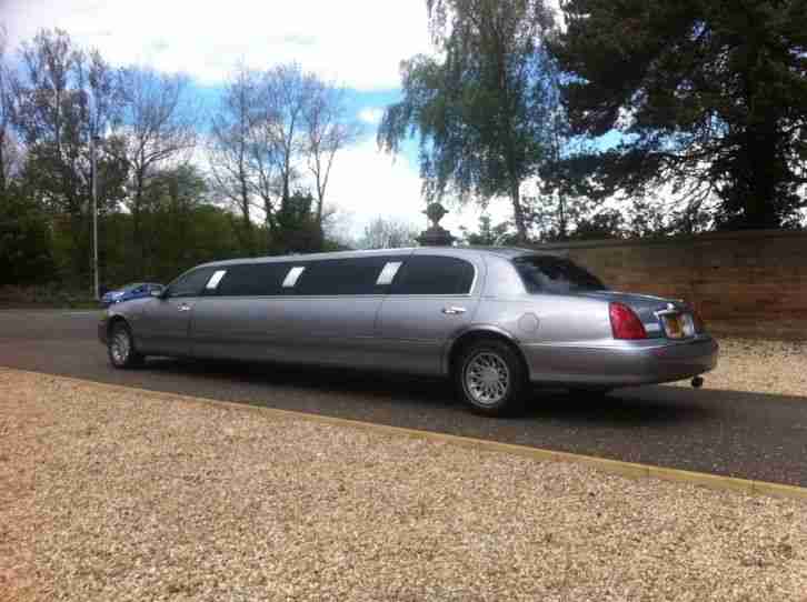STRETCHED LIMO, WEDDING CAR , Lincoln town car , 9 seater, Mot'd ready to work,