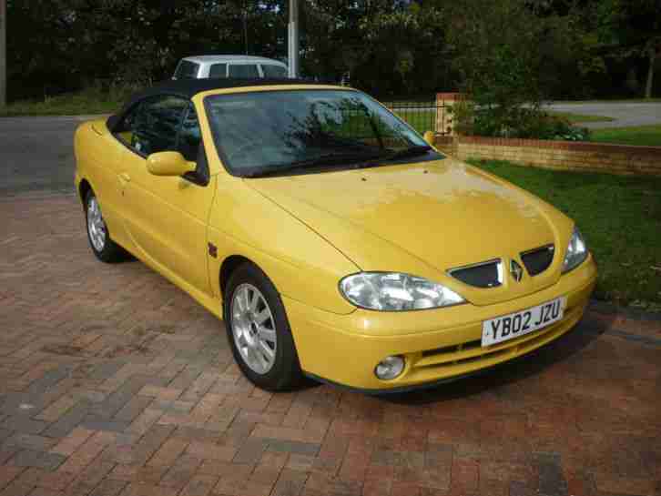STRIKING YELLOW 2002 RENAULT MEGANE 1.6 16v PRIVELEGE + CONVERTIBLE
