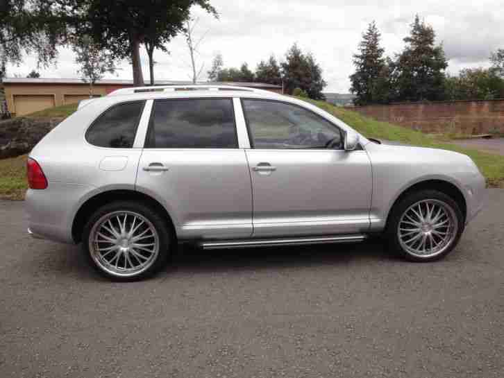 STUNNING SILVER CAYENNE TIPTRONIC