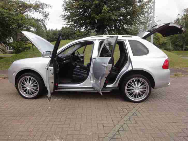 STUNNING SILVER PORSCHE CAYENNE TIPTRONIC 2006 (OPEN TO SERIOUS OFFERS)