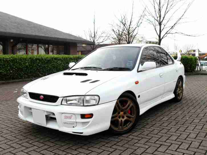 SUBARU IMPREZA STI 2.0 TURBO VERSION 6 WHITE 4 DOOR