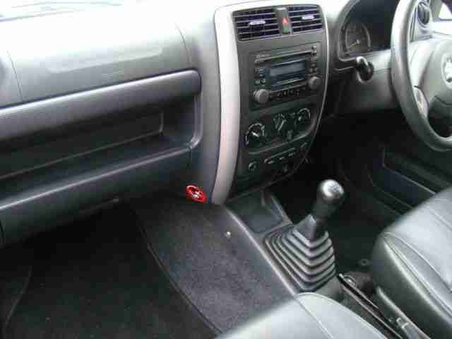 SUZUKI JIMNY JLX VVT BLACK AND PEARL WITH HALF LEATHER