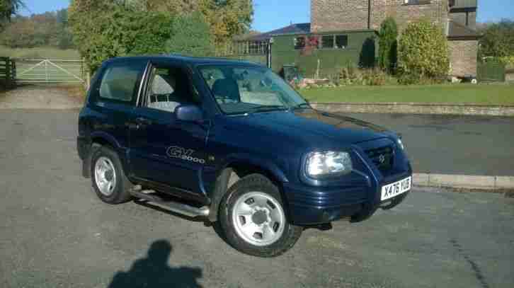 SUZUKI VITARA GV 2000 4X4 FOUR WHEEL DRIVE. VERY LOW MILES ONE YRS MOT.