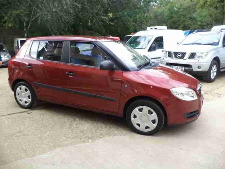 Skoda Fabia 1.2 HTP 12v ( 70bhp ) 1 in red