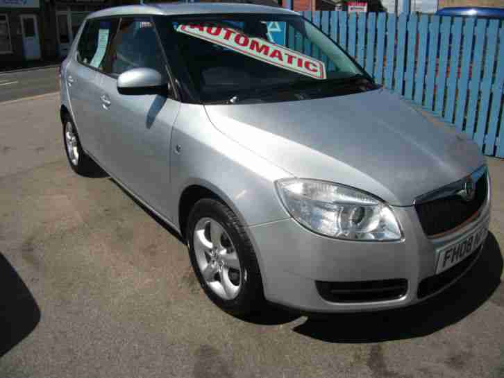 Skoda Fabia 1.6 16v (105bhp )Tiptronic 2 LOW MILEAGE 4 SERVICES AIR CONDITIONING