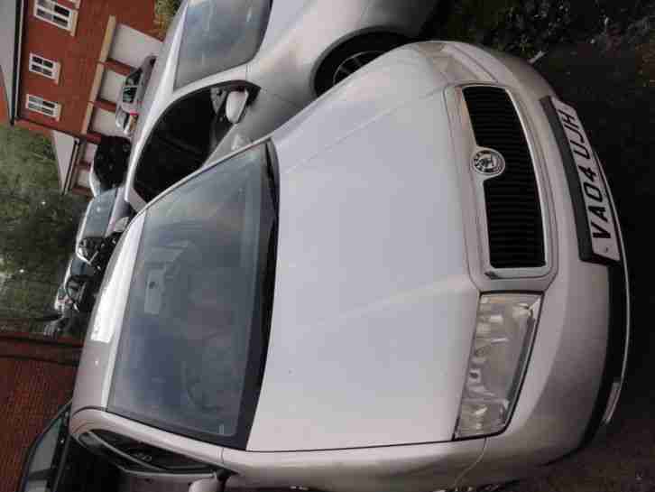 Skoda Fabia Comfort 1.2 HTP 12 months M.O.T 2 keys 5 door