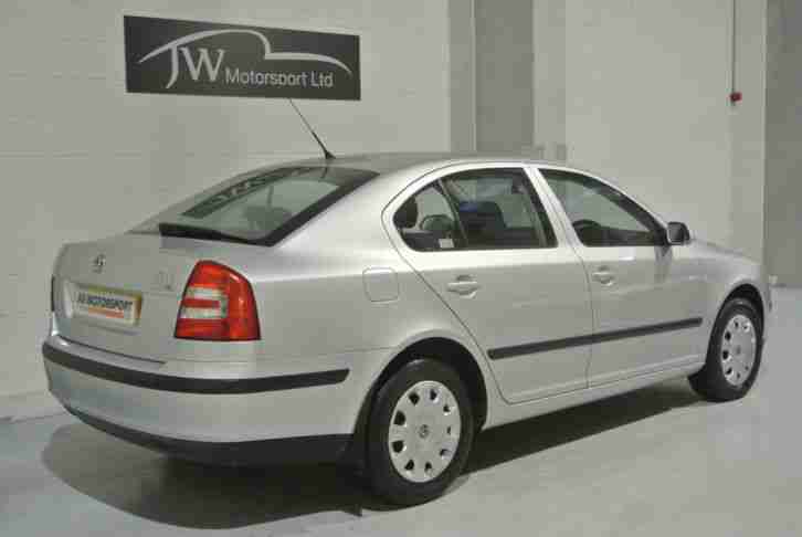 Skoda Octavia 1.6 FSI Ambiente