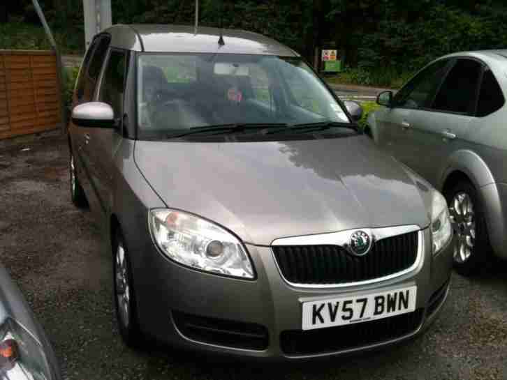 Skoda Roomster 1.9TDI PD ( 105bhp ) 2