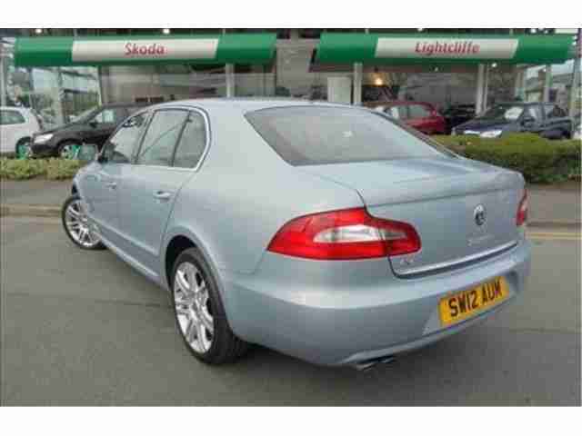 Skoda SUPERB SALOON 4-DR 2.0 TDi PD 140 Elegance 4x4
