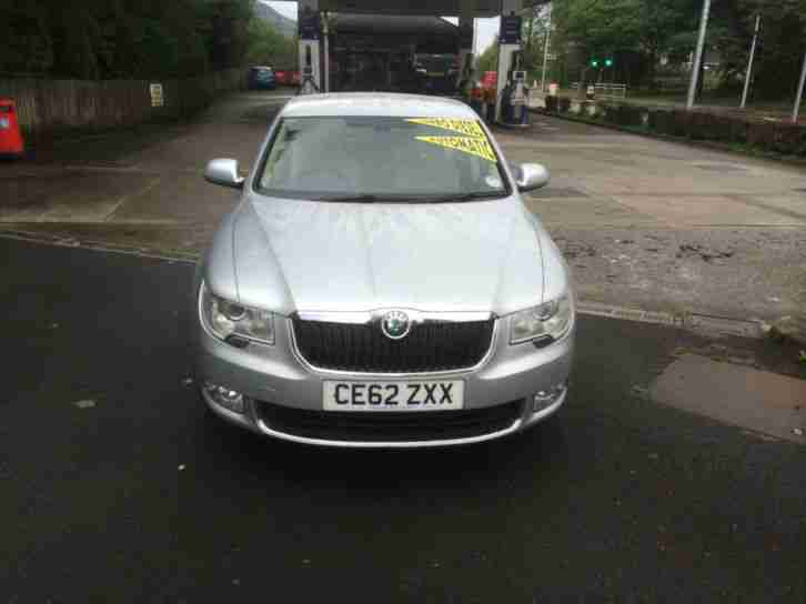 Skoda Superb 2.0TDI CR ( 140ps ) DPF 4x4 DSG Elegance