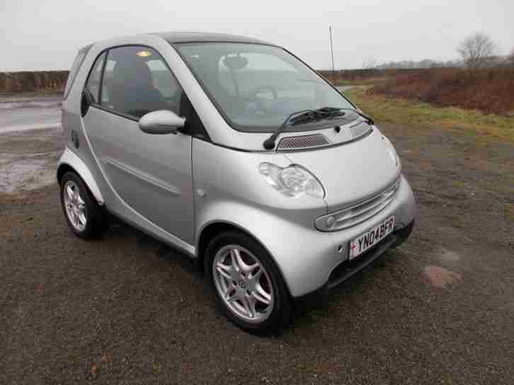 Smart City pure. Smart car from United Kingdom