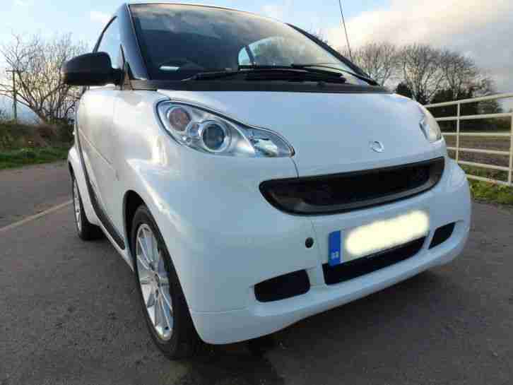 Smart Fortwo Coupe Passion mhd 2Dr Softouch 27400 miles 2011 In White A/C
