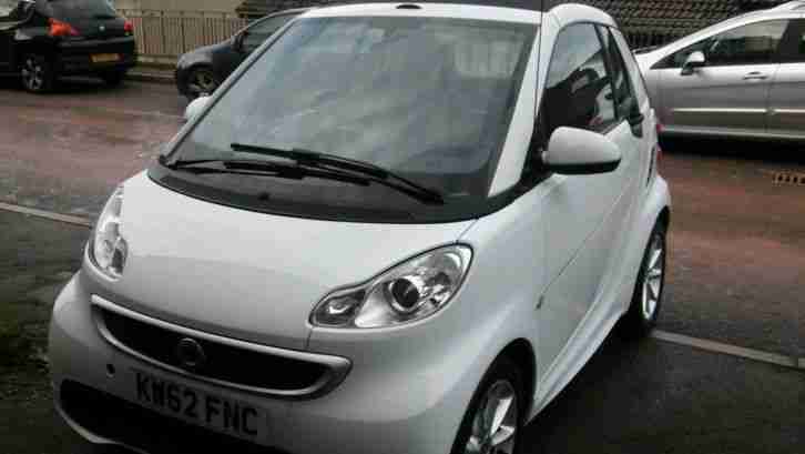 Smart car fortwo convertible passion cdi auto 2013 62 reg one former keeper.