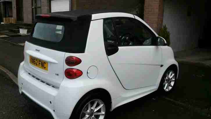 Smart car fortwo convertible passion cdi auto 2013 62 reg one former keeper.