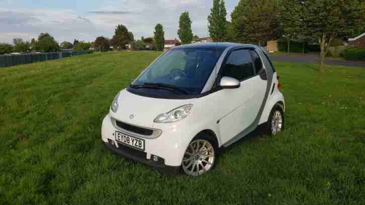 Smart Fortwo 1.0. Smart car from United Kingdom