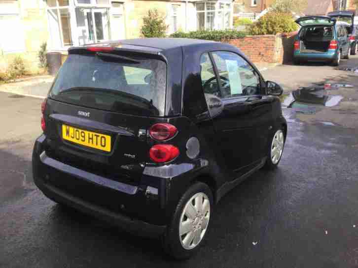 Smart fortwo 1.0 Pure mhd auto 2009 black car is in excellent condition
