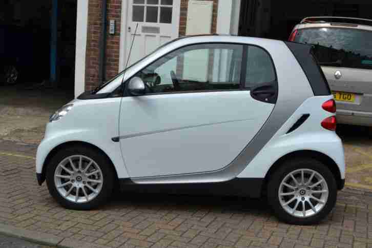 Smart fortwo Diesel ( 45bhp ) Passion 2009,Only 1,400 miles from new