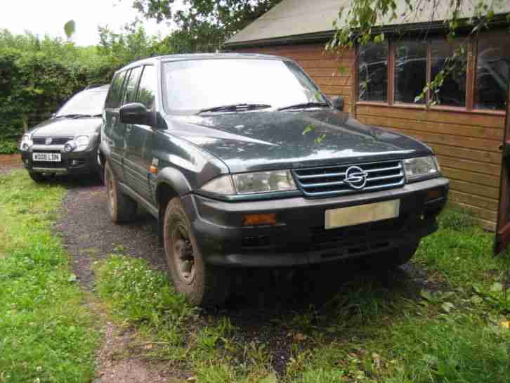 Ssangyong Musso, needs welding on chassis, mechanicals superb, jacked up wheels!