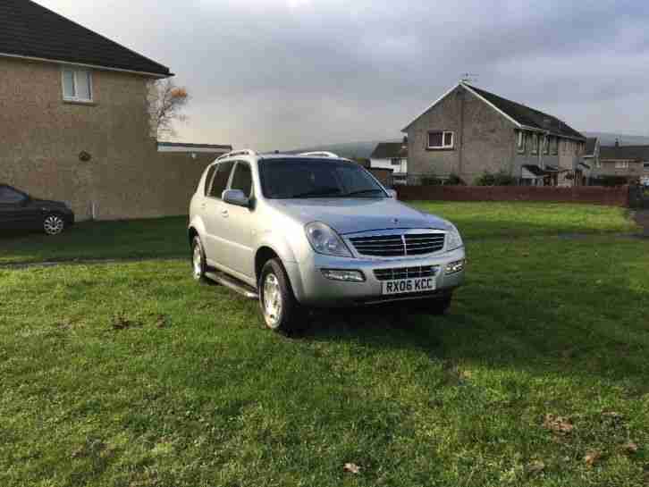 Ssangyong Rexton (not Ml270 or discovery