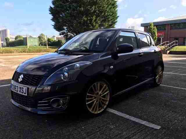 Suzuki Swift Sport 1.6L - Black with 17inch Gold Alloy Wheels