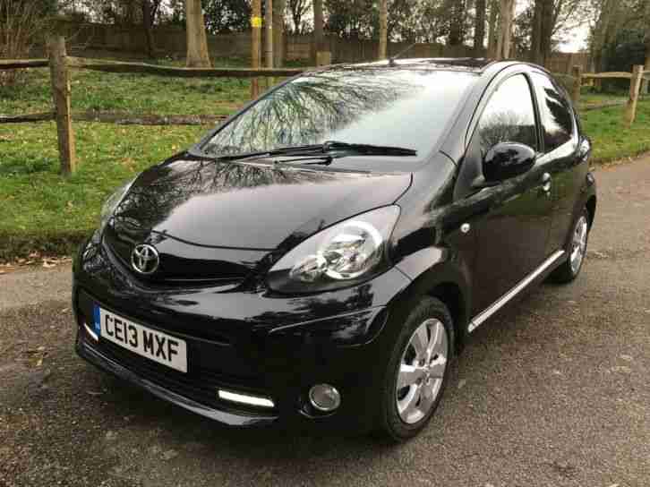 TOYOTA AYGO 1.0 FIRE-2013/13 IN BLACK- 5 DOOR- 1 OWNER FROM NEW