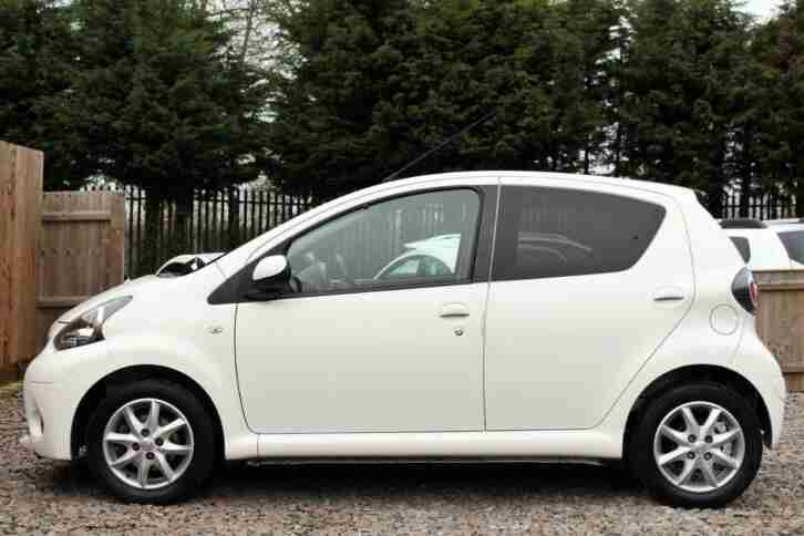 TOYOTA AYGO 1.0 VVT-i Mode 5 Door Hatchback White Manual Petrol, 2013