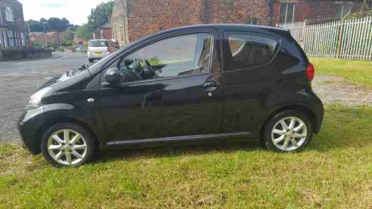 TOYOTA AYGO BLACK EDITION. FULL SERVICE HISTORY 12 MONTHS MOT