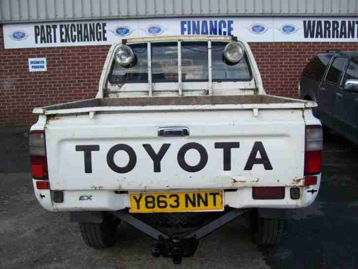 TOYOTA HILUX 2.4 D EX 4X4 DOUBLE CAB