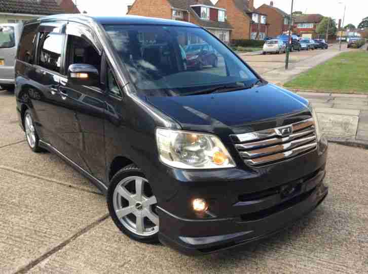 NOAH 2.0 AUTO 8 SEATER MPV 2004 04 REG