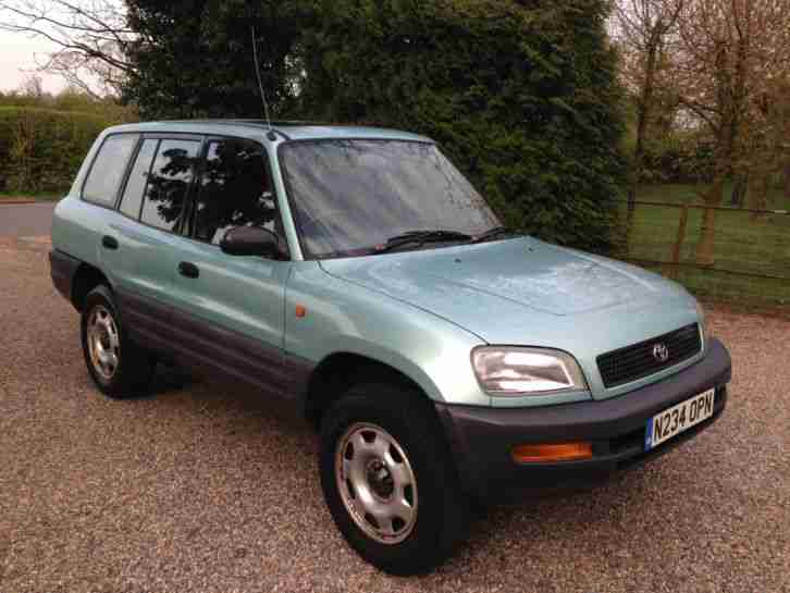 TOYOTA RAV-4 GX 4X4 1 LADY OWNER FULL MOT LOW MILES USEFUL FOR FISHING OR VAN