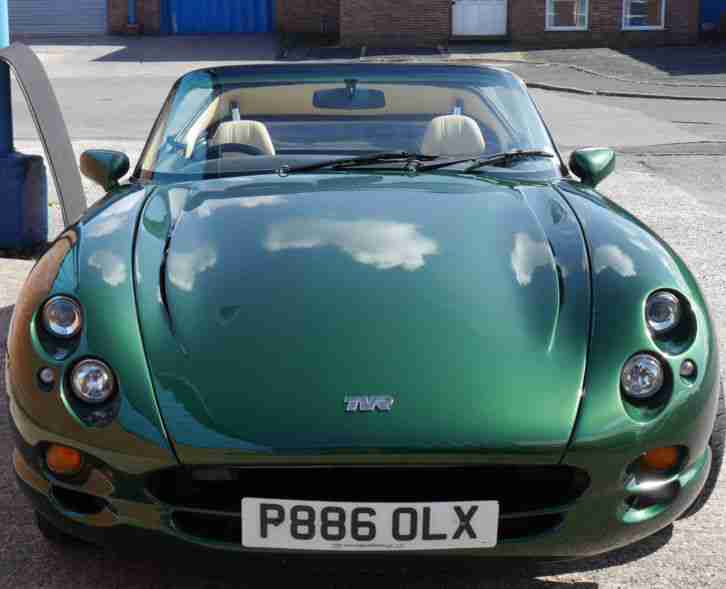 TVR Chimaera 4.0 with headlight conversion in Pearl Green / Magnolia (1997)