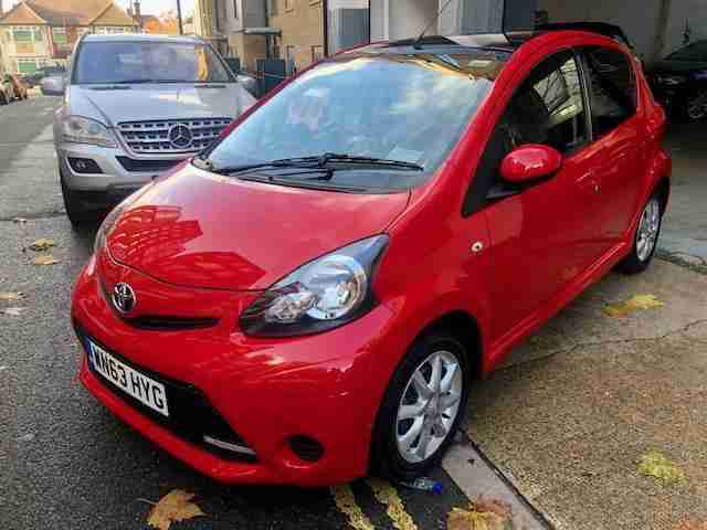 Toyota AYGO 1.0 67bhp 2013MY Move Style Automatic 995c Just 19,000miles Sat nav