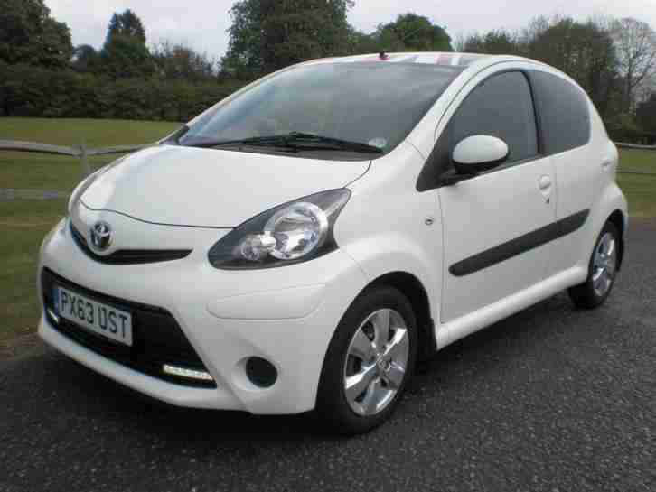 Toyota AYGO 1.0 VVT-I MOVE WITH STYLE Automatic