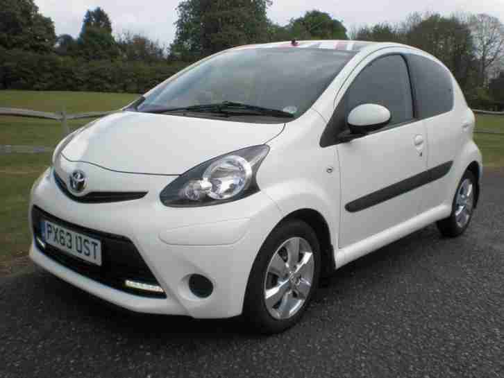 AYGO 1.0 VVT I MOVE WITH STYLE