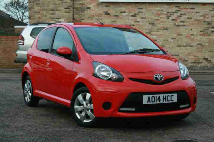 AYGO Move with Style 1.0 VVT i 5DR