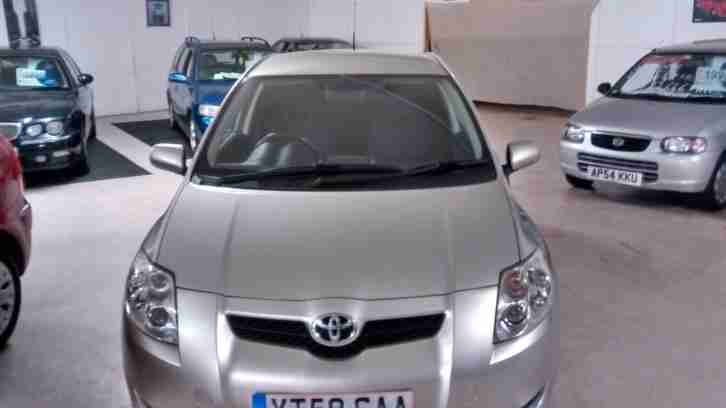 Toyota Auris 2.0D-4D SR only 1 former keeper