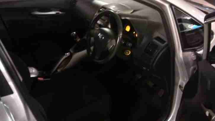 Toyota Auris 2.0D-4D SR only 1 former keeper