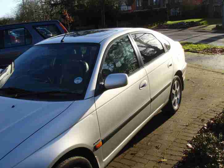 Toyota Avensis cdx 2.0 vvti petrol 51 reg 5 door hatchback