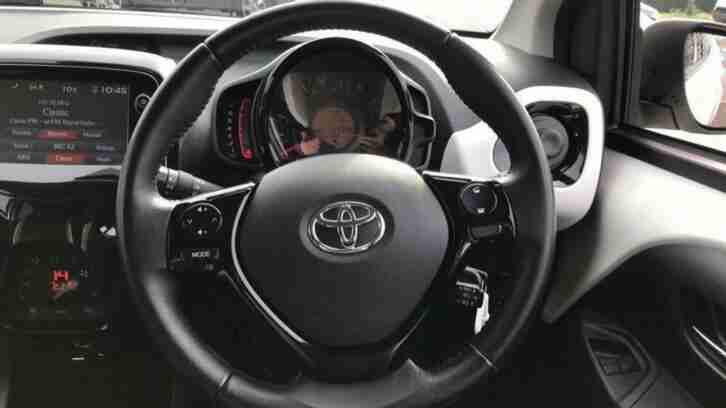 Toyota Aygo 1.0 VVT-i x-press 5-Dr 5dr