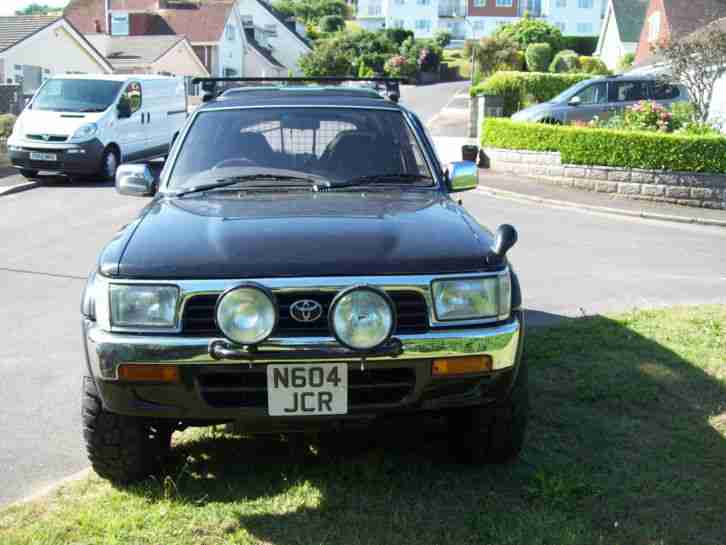 Toyota Hi Lux Surf off road truck 4x4 not land rover 3 litre turbo deisel