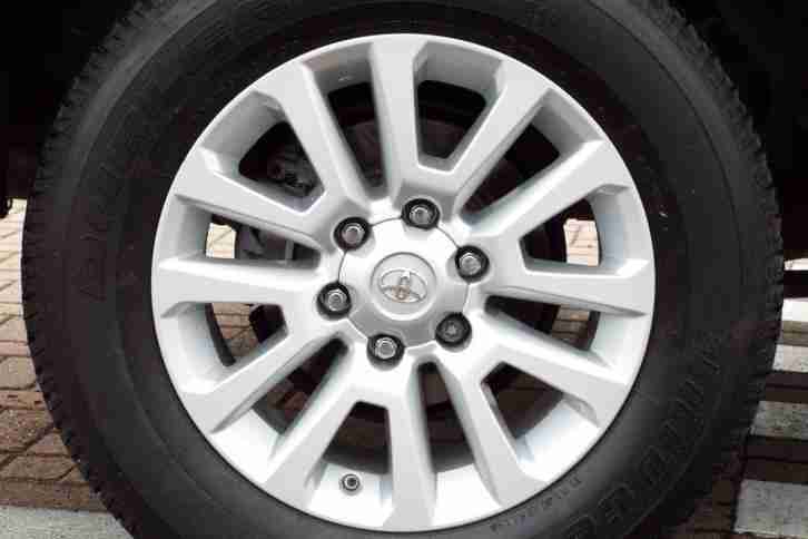Toyota Land Cruiser 2015 Diesel SW 3.0 D-4D Invincible 5dr Auto (173) 4x4