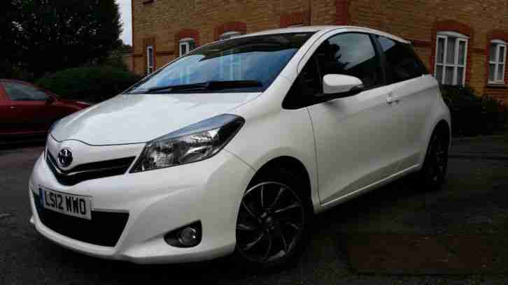 YARIS 3 DR 1.33 VVT i SR 3dr 2012 Low