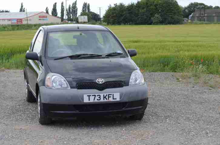 Toyota Yaris GS 3 door manual in black