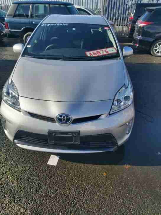 Toyota-prius 2016 hybrid Silver
