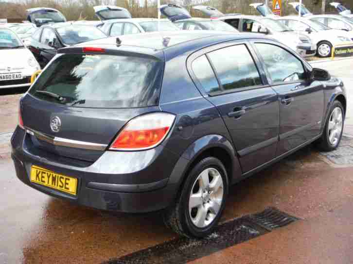 VAUXHALL ASTRA 1.4i 16v CLUB 2006 56 WITH ONLY 32,900 MILES FROM NEW